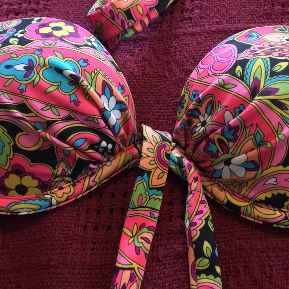 Victoria’s Secret push up swim top, 32b - Picture 2 of 5